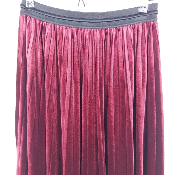 Hush Burgundy Velvet Pleated Maxi Skirt Size 12 - Picture 3 of 11